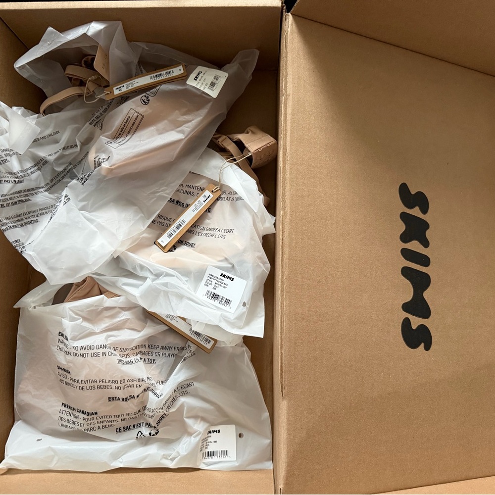 SKIMS Bundle - 32C/32D Set